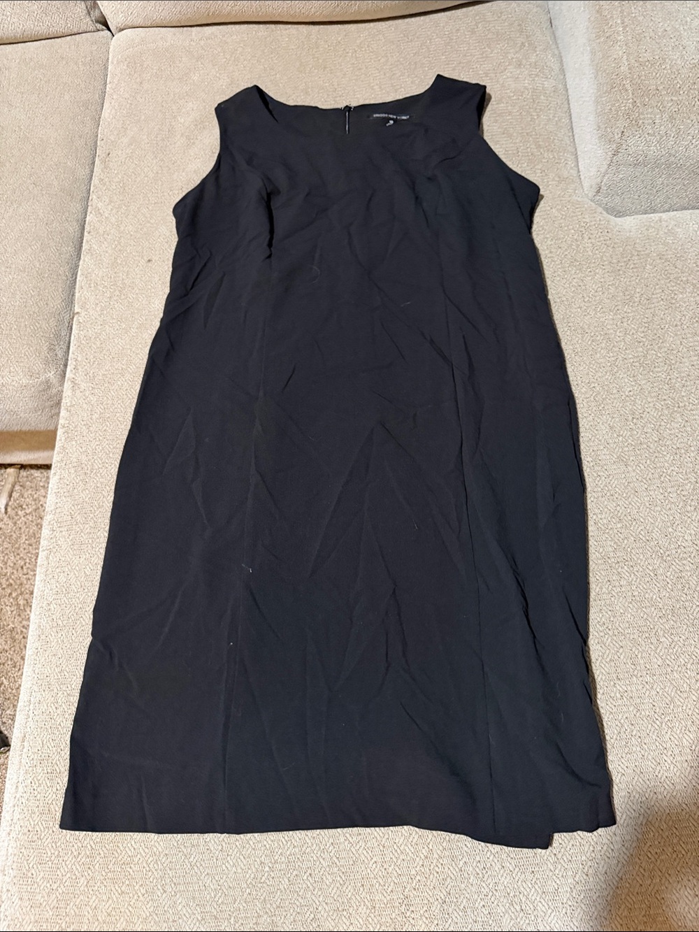 Briggs New York Black Sleeveless Midi Shift Dress